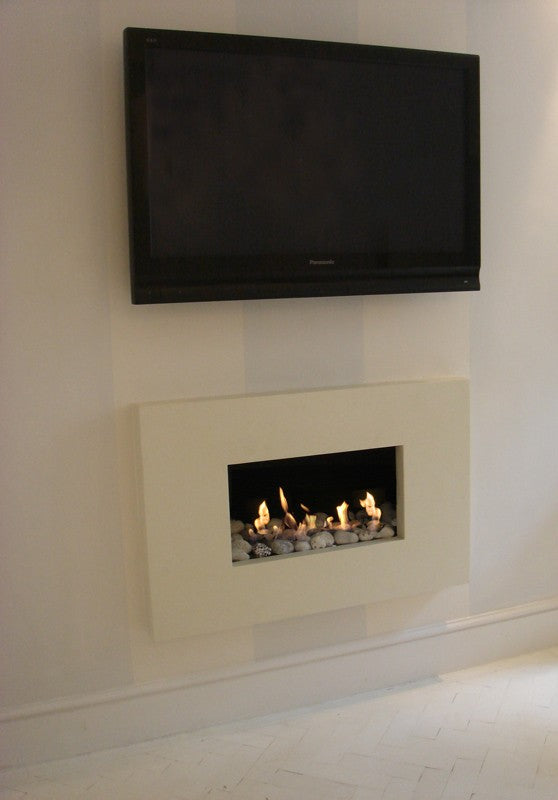 Fireplace under TV with 75 Bio CONTAINER