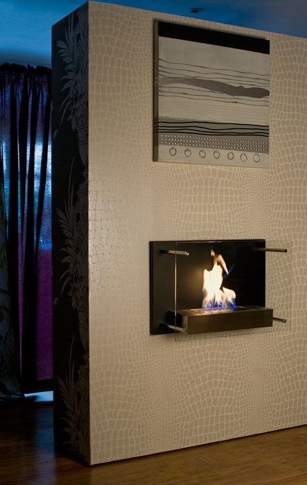 CAPRI Bioethanol Fire hanged on room divider