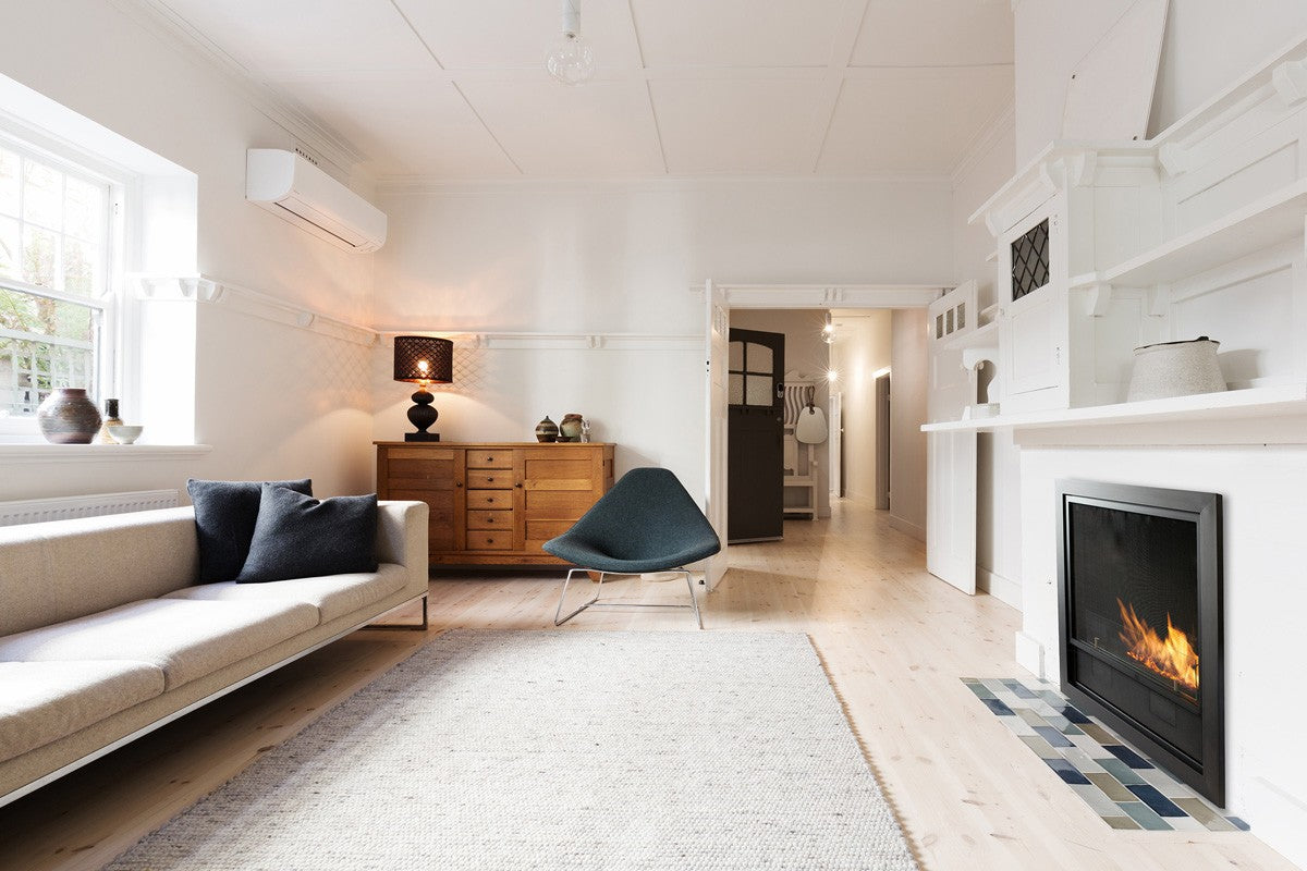 Planika L-FIRE Fireplace in living room