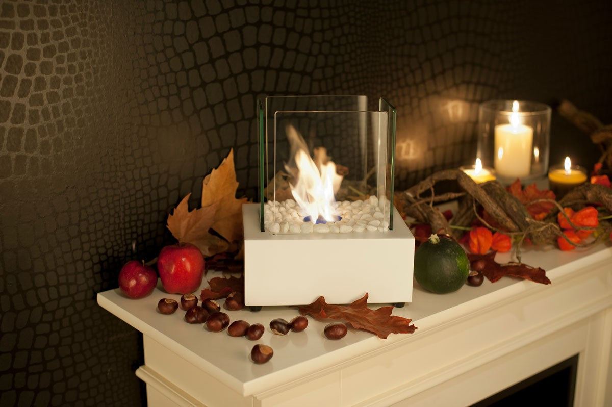 White CUBE Bioethanol Burner Tabletop with Christmas decorations
