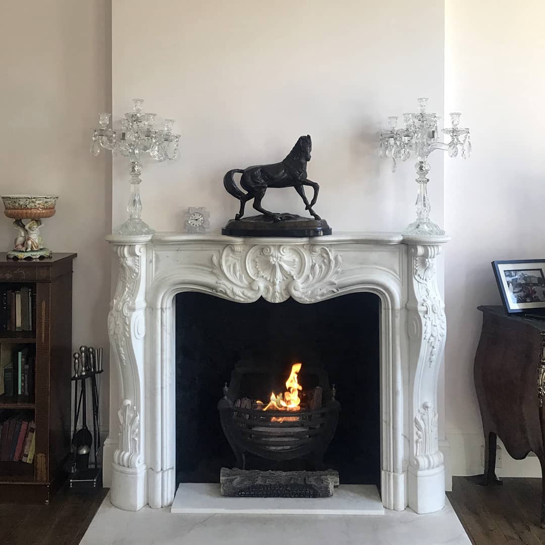 Mini Burner Bioethanol Insert in old grate and white decorated mantelpiece